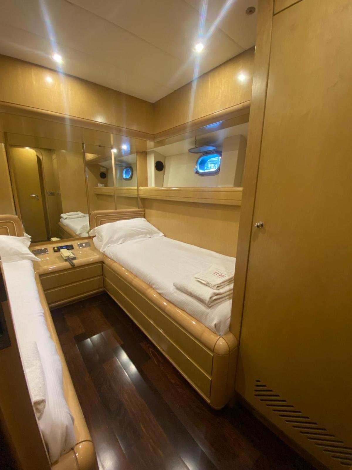 Bb Boat Lady A Hotel Genoa Luaran gambar